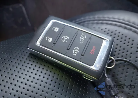 2024 Jeep Grand Wagoneer Series Ii z USA, uszkodzony, nr VIN 1C4SJVFP3RS105415